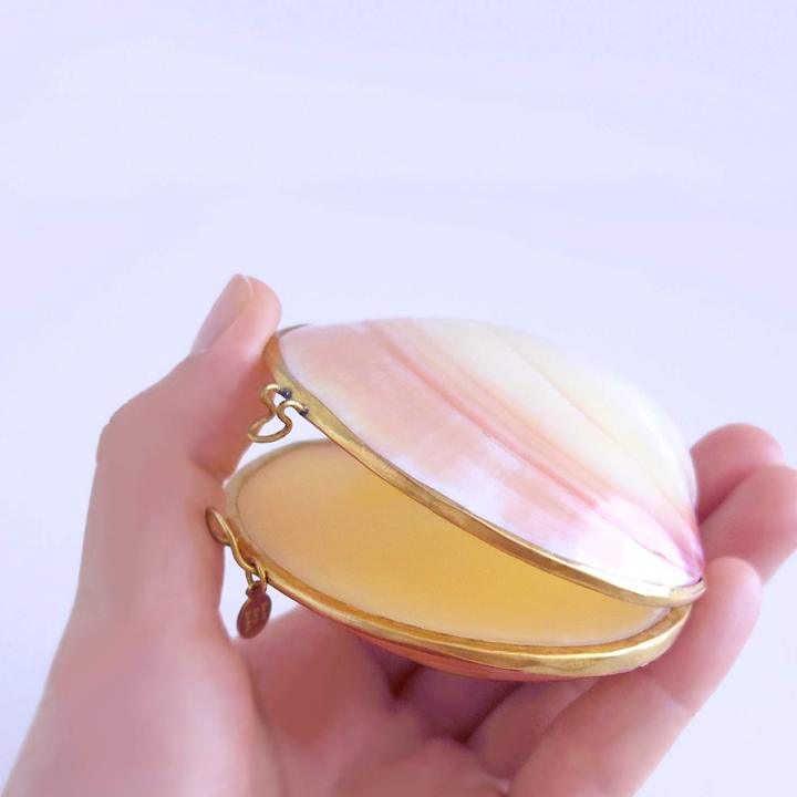 Natural Solid Perfume Cedarwood Myrrh & Clove Fragrance Botanical Grapefruit Handmade Seashell Solid Perfume for Baby